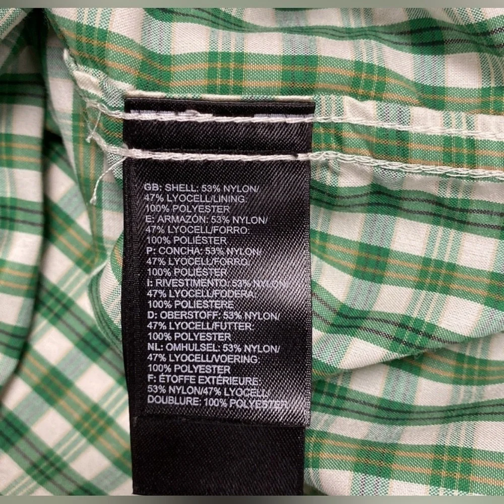 The North Face men’s  Vented Plaid Button Down Shirt size med